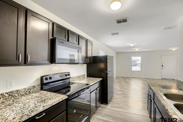 1215 S Lenox St, Tyler, TX 75701