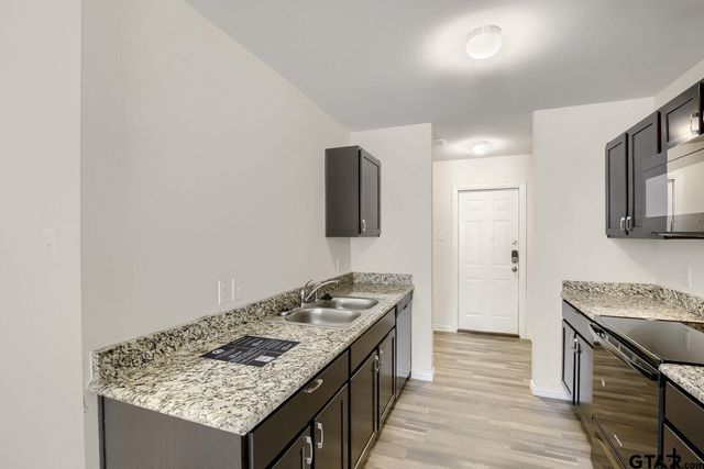 1215 S Lenox St, Tyler, TX 75701