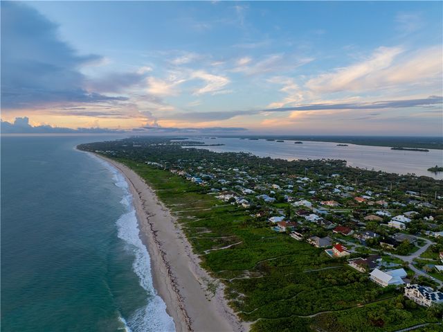 1300 Olde Doubloon Drive, Vero Beach, FL 32963