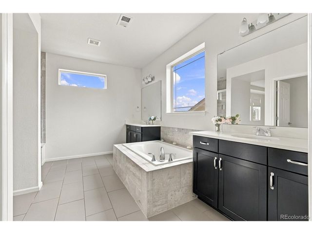 26574 E Arapahoe Pl, Aurora, CO 80016