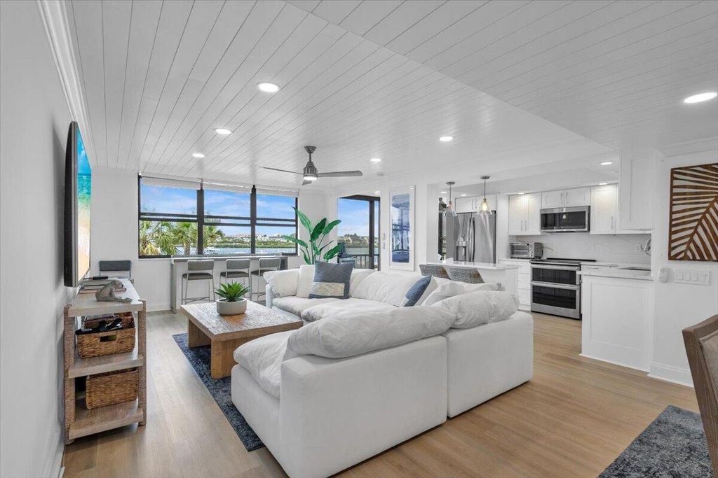 1648 Jupiter Cove Drive 210, Jupiter, FL 33469