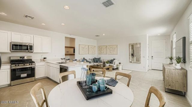18678 W SILVERWOOD Drive, Goodyear, AZ 85338