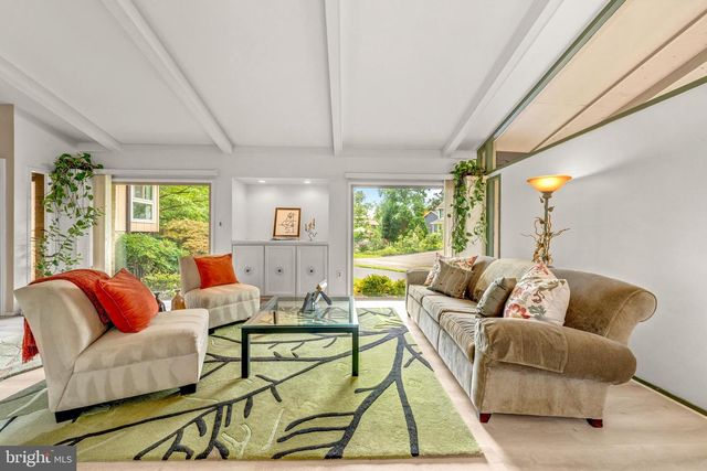 7802 WINCANTON CT, Falls Church, VA 22043