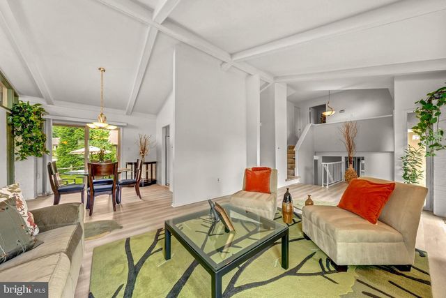 7802 WINCANTON CT, Falls Church, VA 22043