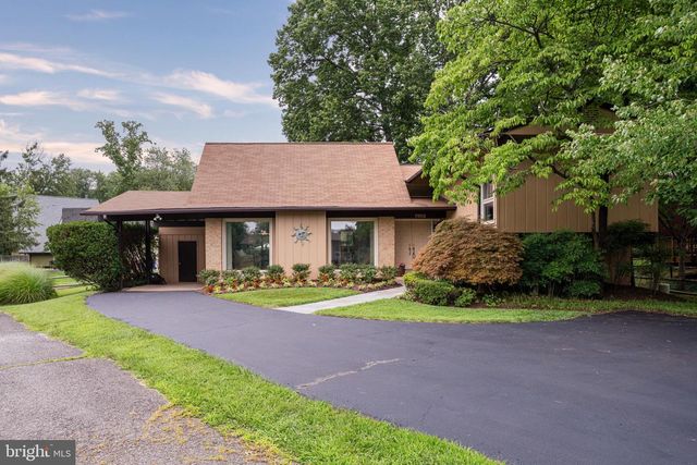7802 WINCANTON CT, Falls Church, VA 22043