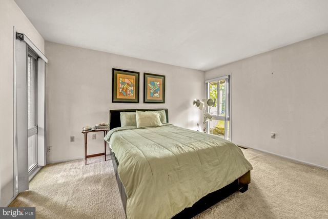 7802 WINCANTON CT, Falls Church, VA 22043