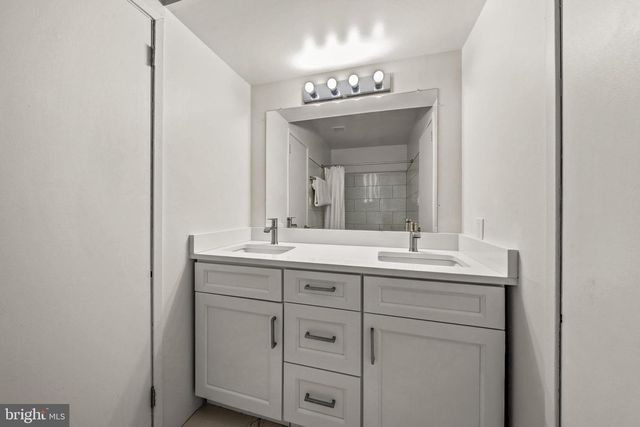 7802 WINCANTON CT, Falls Church, VA 22043