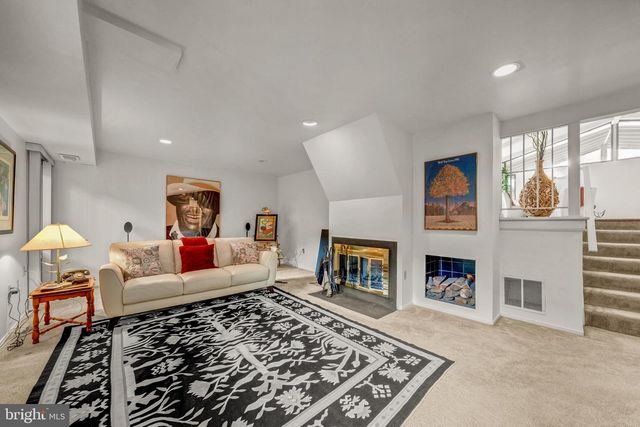 7802 WINCANTON CT, Falls Church, VA 22043