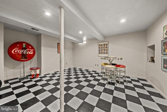 7802 WINCANTON CT, Falls Church, VA 22043
