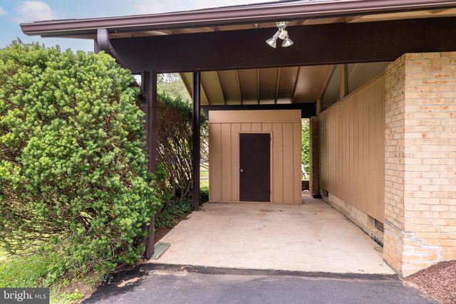 7802 WINCANTON CT, Falls Church, VA 22043
