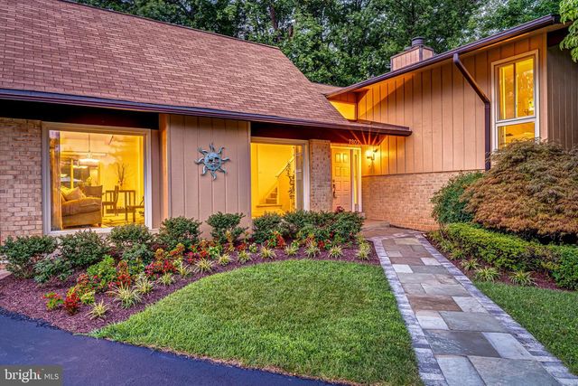 7802 WINCANTON CT, Falls Church, VA 22043