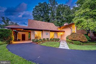 7802 WINCANTON CT, Falls Church, VA 22043