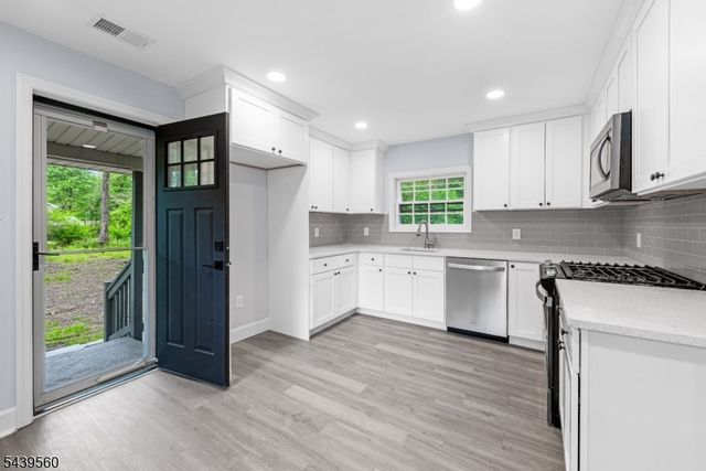 20 Cooper Ln, Chester Twp., NJ 07930