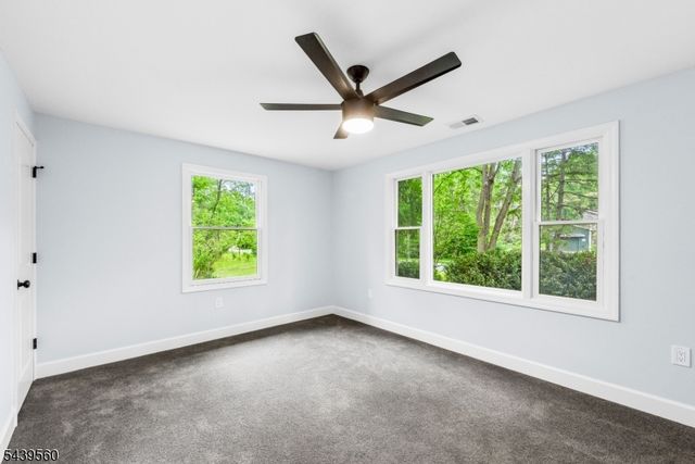 20 Cooper Ln, Chester Twp., NJ 07930