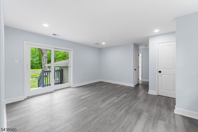20 Cooper Ln, Chester Twp., NJ 07930