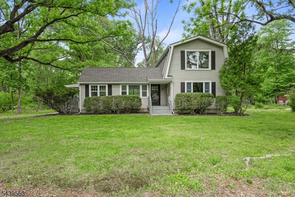 20 Cooper Ln, Chester Twp., NJ 07930