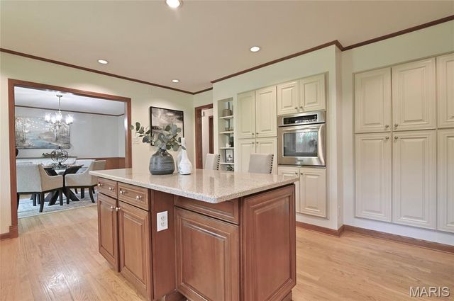 48 Webster Woods Drive, Webster Groves, MO 63119