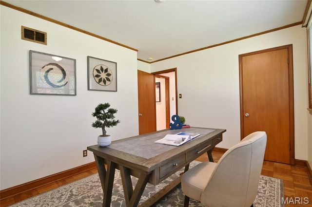 48 Webster Woods Drive, Webster Groves, MO 63119
