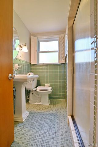 48 Webster Woods Drive, Webster Groves, MO 63119