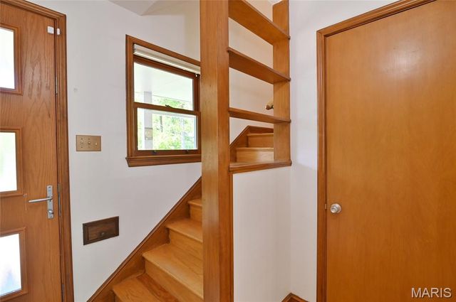 48 Webster Woods Drive, Webster Groves, MO 63119