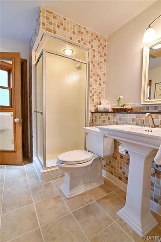 48 Webster Woods Drive, Webster Groves, MO 63119