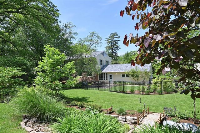 48 Webster Woods Drive, Webster Groves, MO 63119