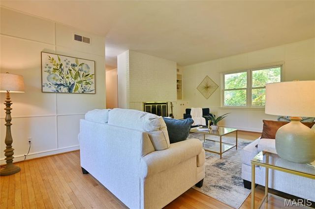 48 Webster Woods Drive, Webster Groves, MO 63119