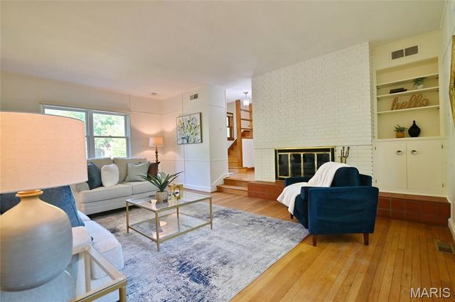 48 Webster Woods Drive, Webster Groves, MO 63119