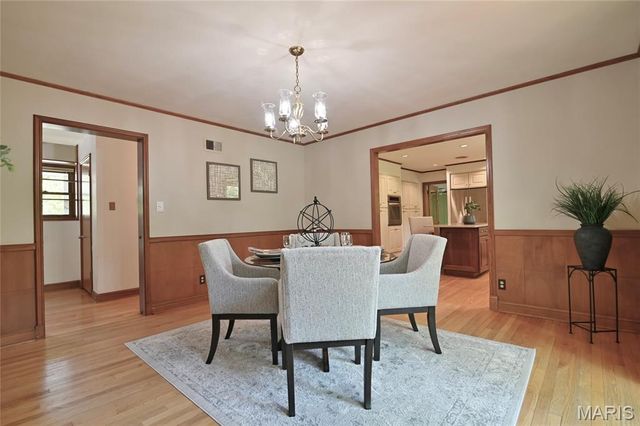 48 Webster Woods Drive, Webster Groves, MO 63119