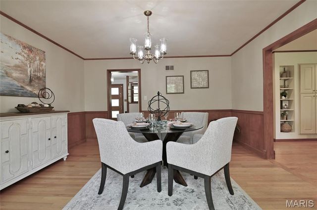 48 Webster Woods Drive, Webster Groves, MO 63119