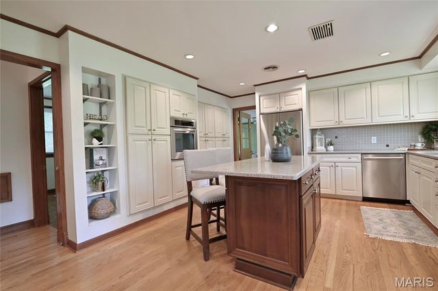 48 Webster Woods Drive, Webster Groves, MO 63119
