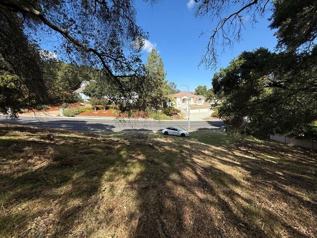 1920 Mantelli Drive, Gilroy, CA 95020