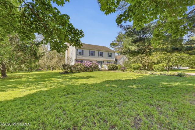 5 Mccaffery Road, Manalapan, NJ 07726