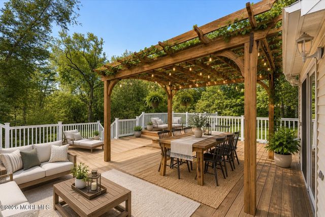 5 Mccaffery Road, Manalapan, NJ 07726