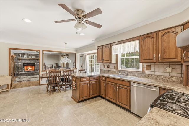 5 Mccaffery Road, Manalapan, NJ 07726
