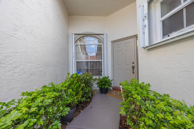 2727 Quaking Leaf Lane, Boynton Beach, FL 33436