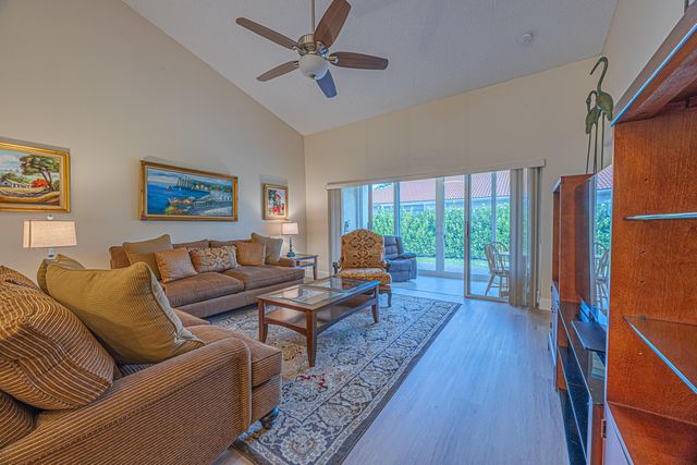 2727 Quaking Leaf Lane, Boynton Beach, FL 33436