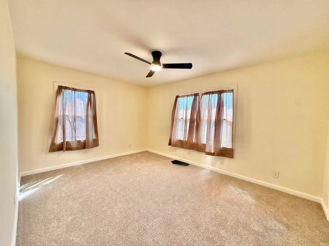 1923 N Weinbach Avenue, Evansville, IN 47711