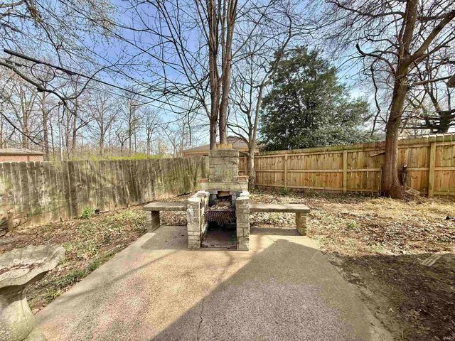 1923 N Weinbach Avenue, Evansville, IN 47711