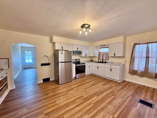 1923 N Weinbach Avenue, Evansville, IN 47711