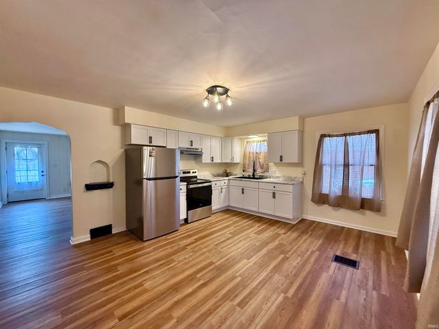 1923 N Weinbach Avenue, Evansville, IN 47711