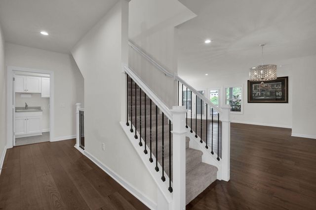 7678 Gateway Boulevard, Powell, OH 43065