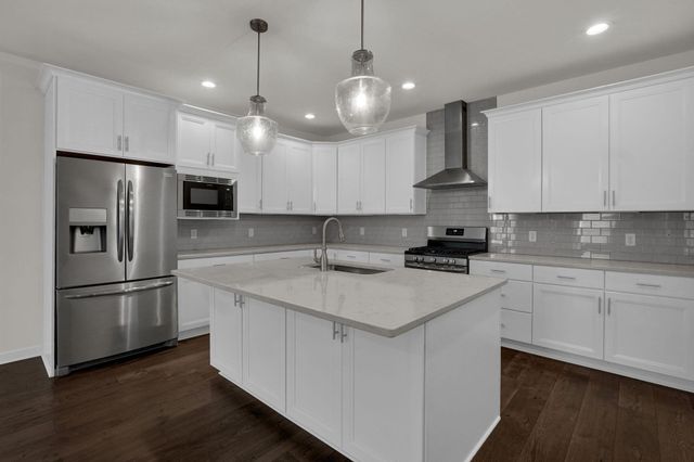 7678 Gateway Boulevard, Powell, OH 43065