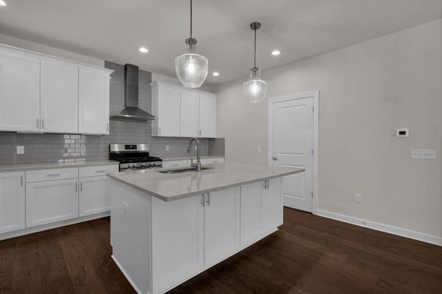 7678 Gateway Boulevard, Powell, OH 43065