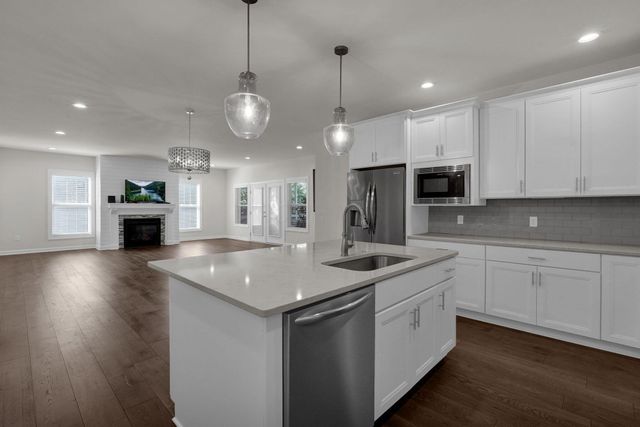 7678 Gateway Boulevard, Powell, OH 43065
