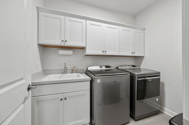7678 Gateway Boulevard, Powell, OH 43065