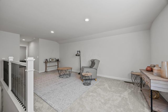 7678 Gateway Boulevard, Powell, OH 43065