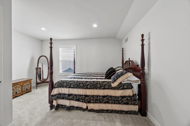7678 Gateway Boulevard, Powell, OH 43065