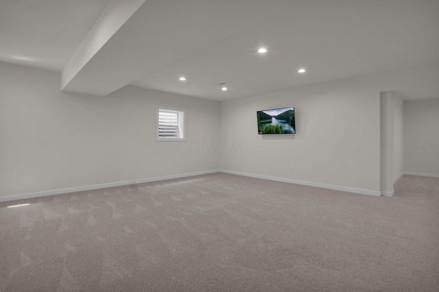 7678 Gateway Boulevard, Powell, OH 43065