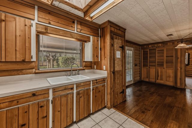 179 Main Street, Huntsville, TX 77340